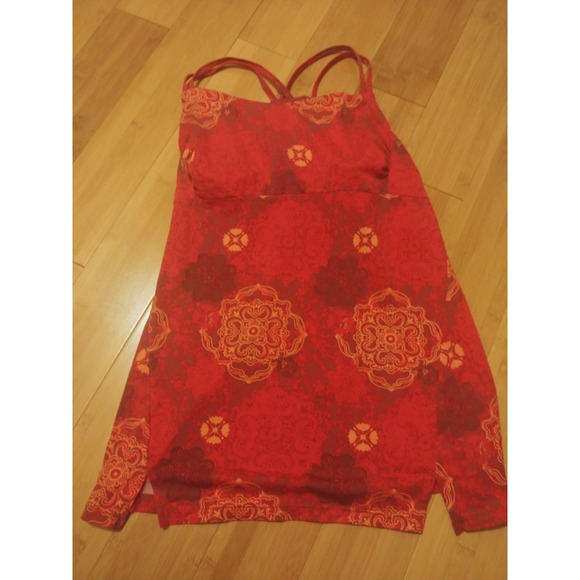 REI Tops Rei Tank Shelf Bra Cross Back Yoga Top Xs Poshmark